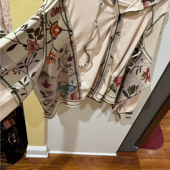 POL Floral Hooded Jacket with Drawstring - Picture 4 of 5